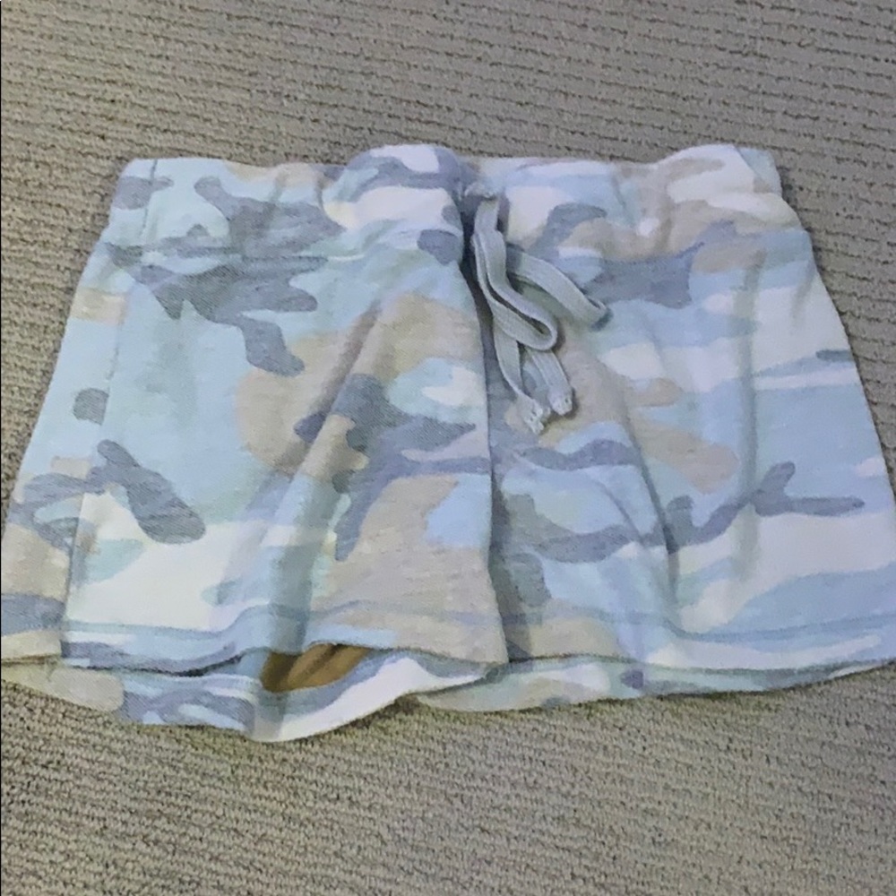 camo shorts!